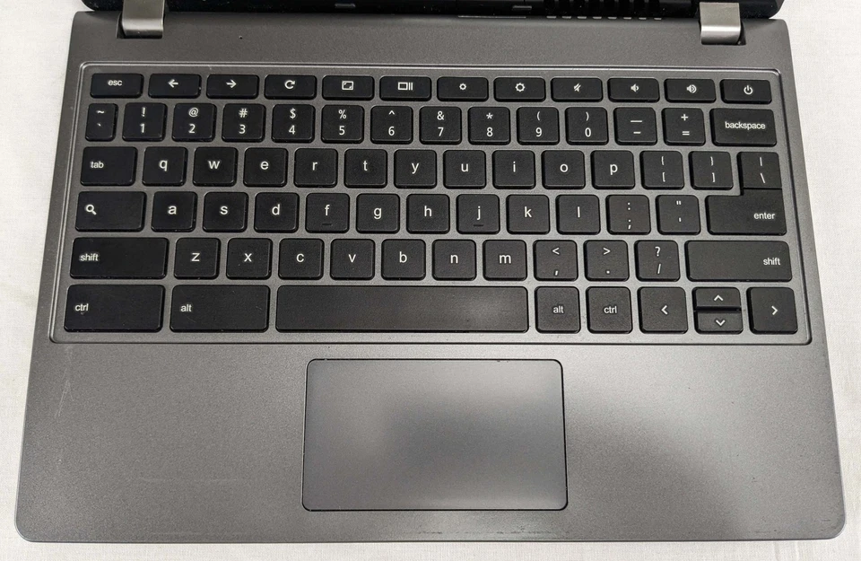 Portátil Windows 10 Pro 256 GB SSD 4 GB RAM Acer C740 Chromebook reacondicionado Foto 4 de 4