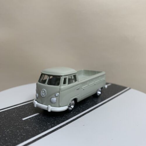 Johnny Lightning Volkswagen 1966 T1 Type 2 Pickup Combi Tan/White Bumpers 1:64 - Picture 6 of 22