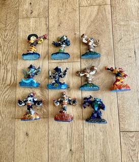 SKYLANDERS BUNDLE