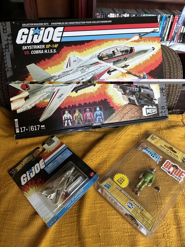 Ultimate 3- piece set! MEGA GI Joe Skystriker hot wheels jet and little Joe