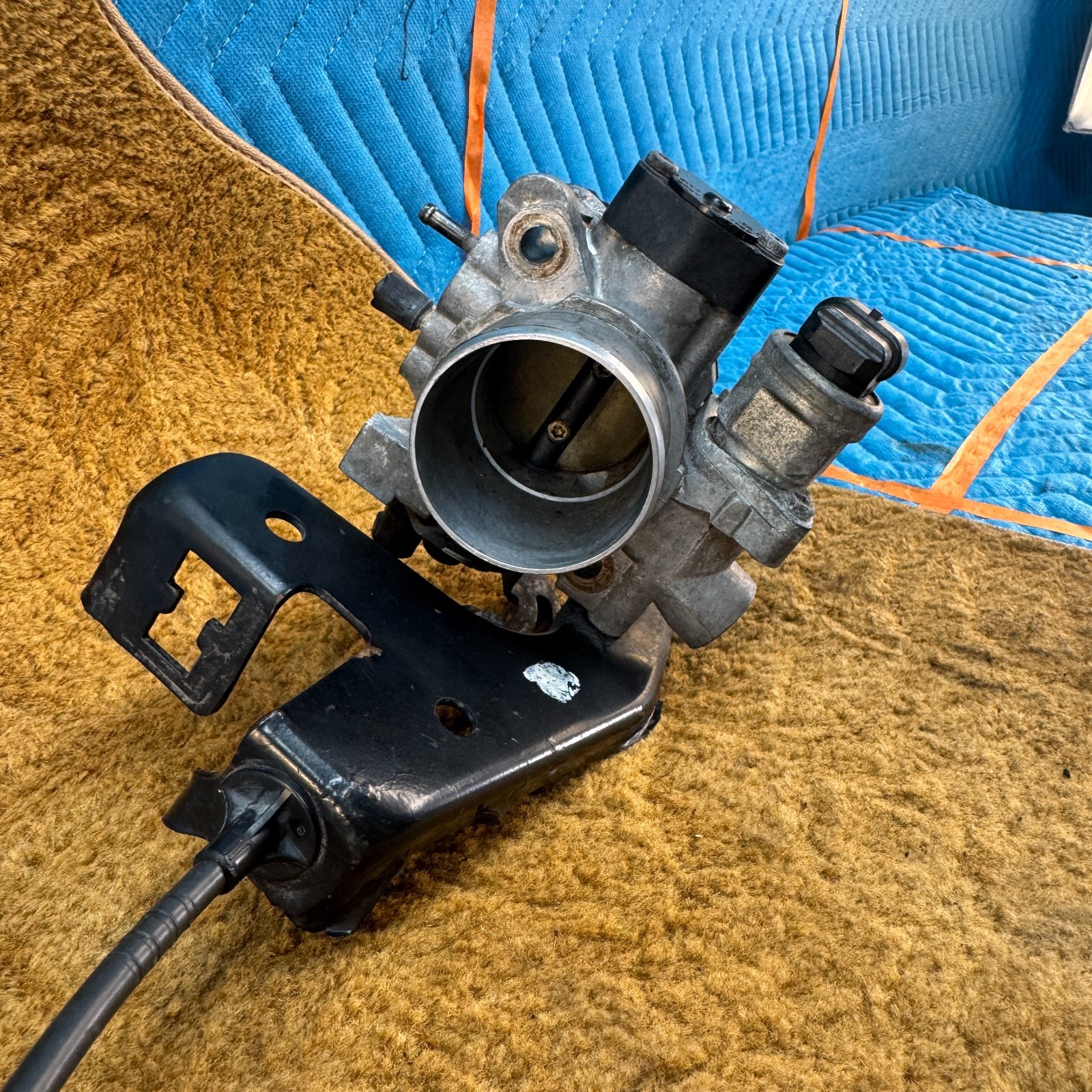 1989–1991 CHRYSLER TC MASERATI Throttle Body with Cable 4307897 0218 OEM