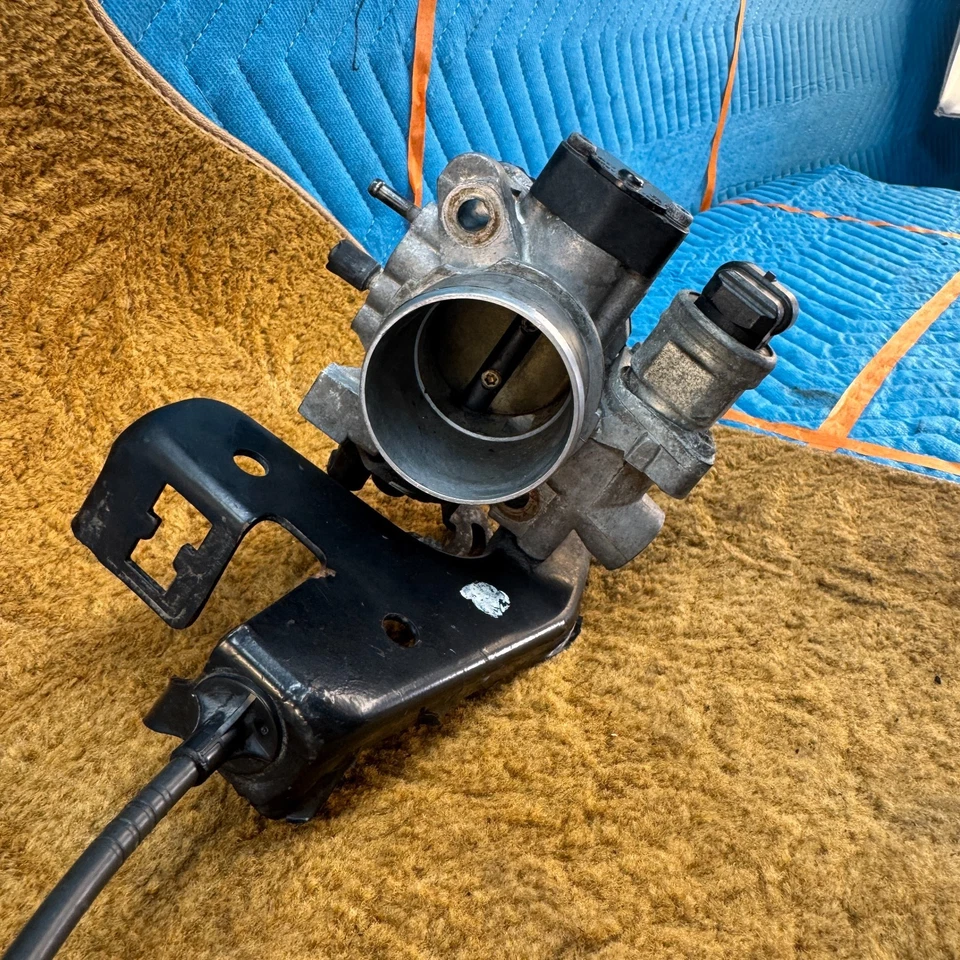 CHRYSLER TC MASERATI 1989-1991 cuerpo del acelerador con cable 4307897 0218 OEM Foto 2 de 4