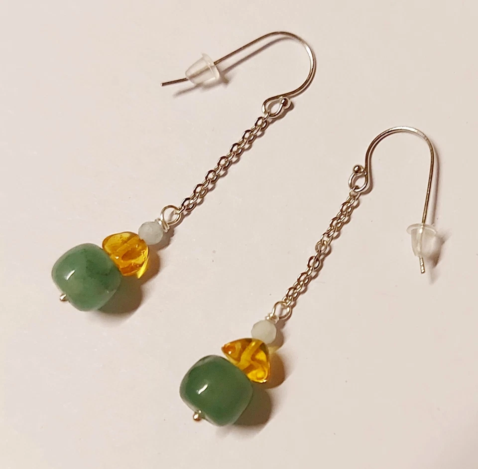 Orecchini in argento 925 e pietre con giada a cilindro, ambra e acquamarina  - Immagine 2 di 4