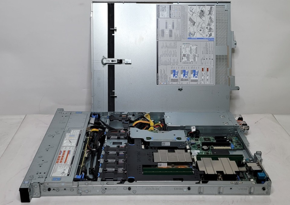 Serveur Dell PowerEdge R440 – Xeon Silver 4114 – 32Go RAM – 2x120Go SSD – Rails – Occasion