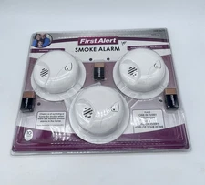 First Alert Smoke and Fire Alarm SA 303, 9-Volt, 3-Pack, New Sealed. 290541