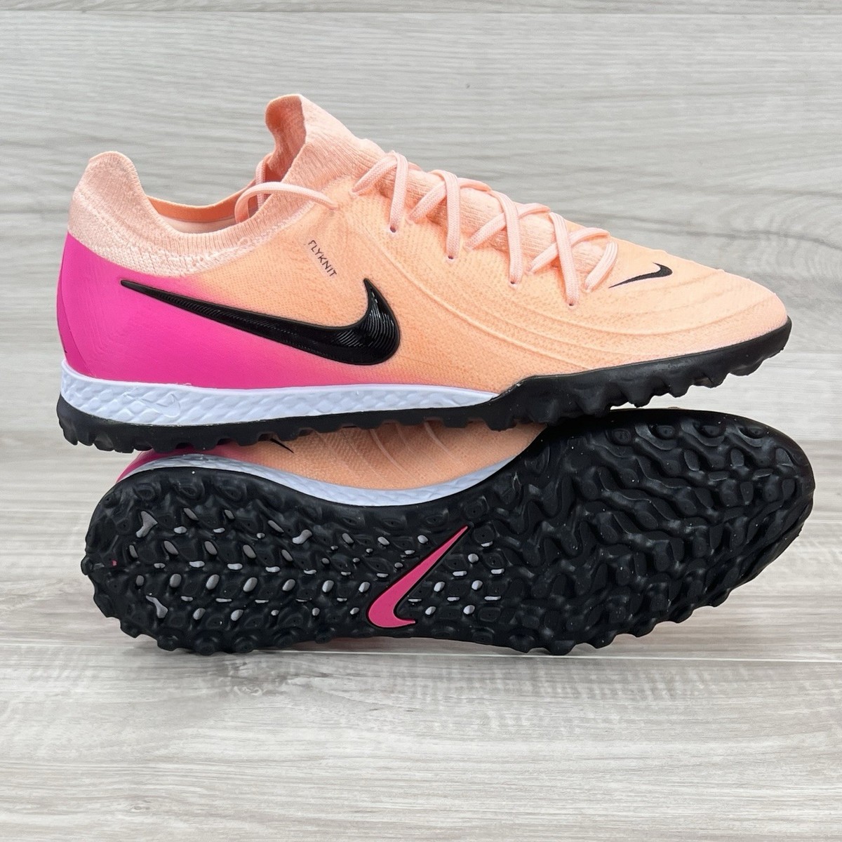 Nike Phantom GX 2 Pro Turf Soccer Shoes Men 6 / Women 7.5 Crimson