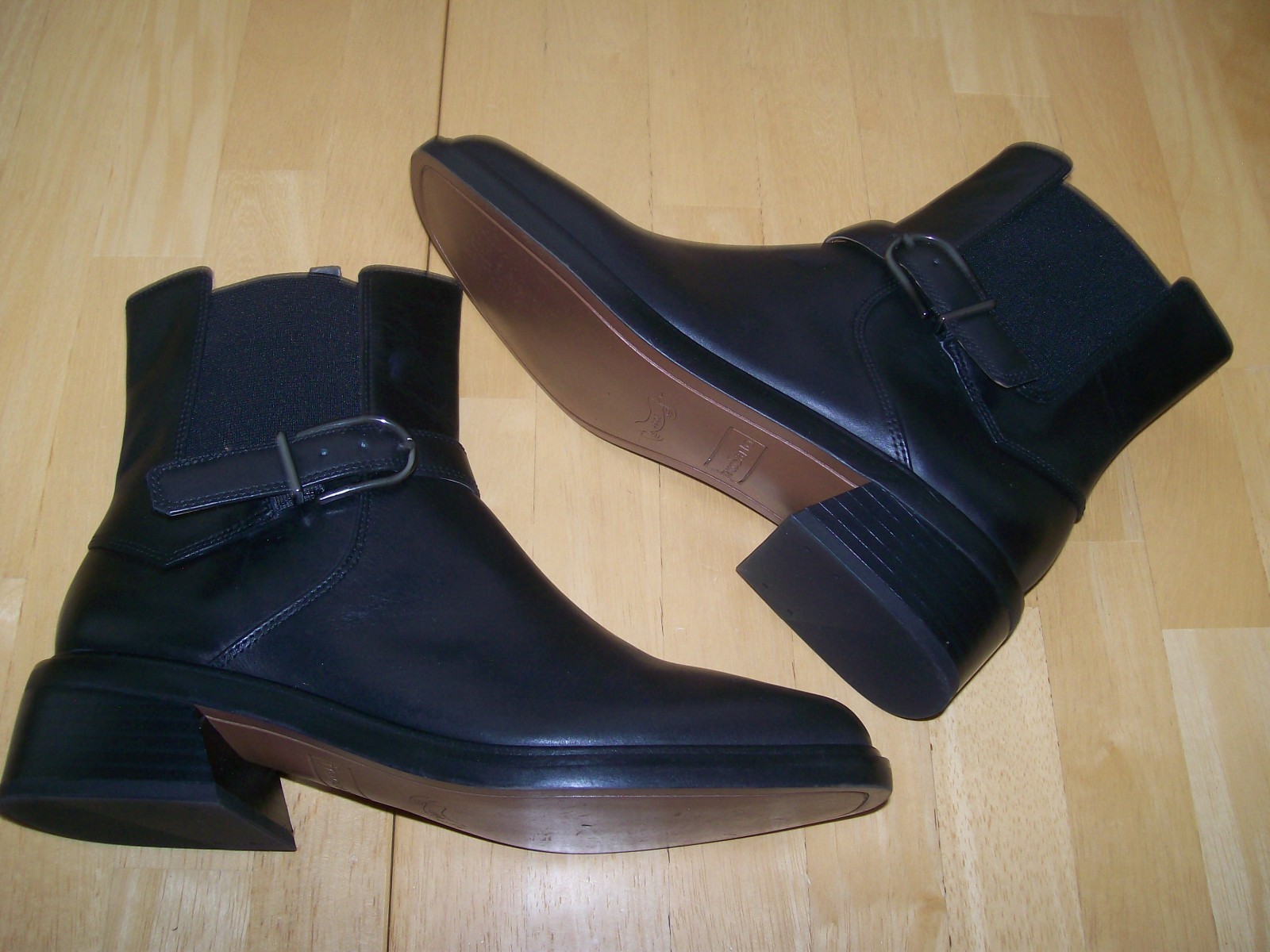 NWOB Franco Sarto *Gratia* Black  Leather Chelsea Ankle Boots Women's 7