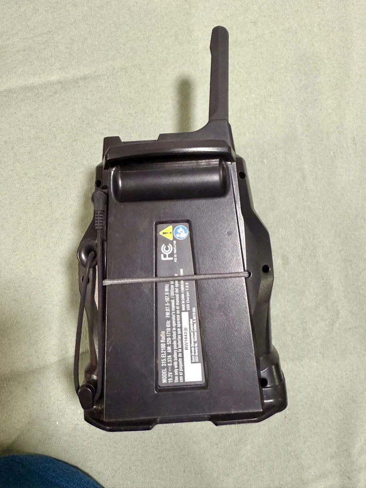 Radio Modelo Craftsman C3 19.2V Bluetooth AM/FM 315.EL2100 (Batería No Incluida) Foto 4 de 4