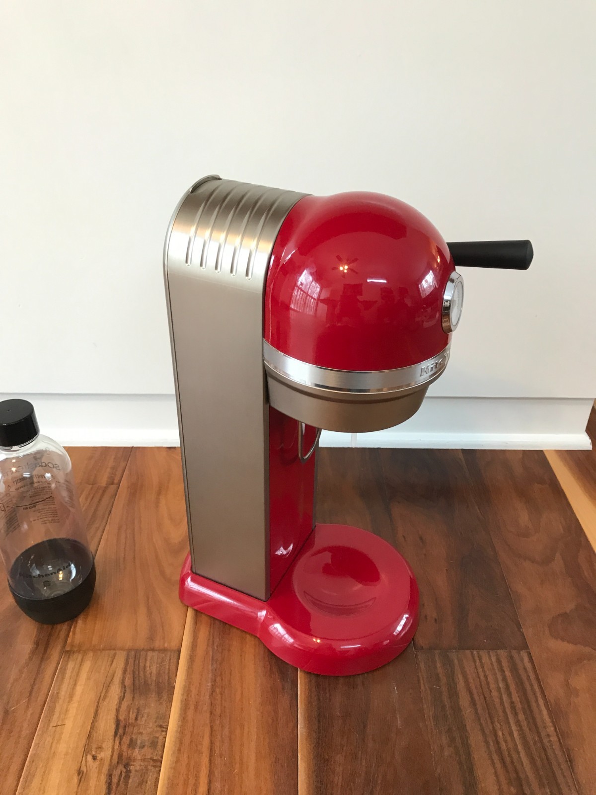 KitchenAid KSS3121ER SodaStream Heavy Duty Sparkling Beverage Maker Red KSS3121