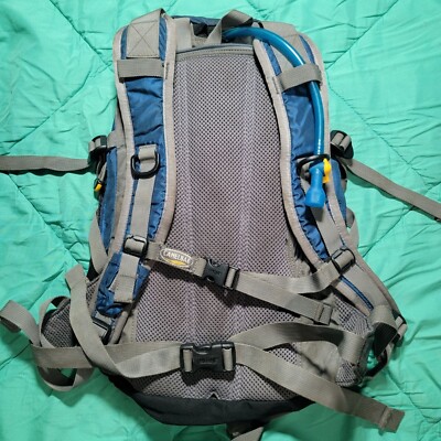 Camelbak Cloud Walker Hydration Hiking Backpack 70 OZ - 2  display picture 1
