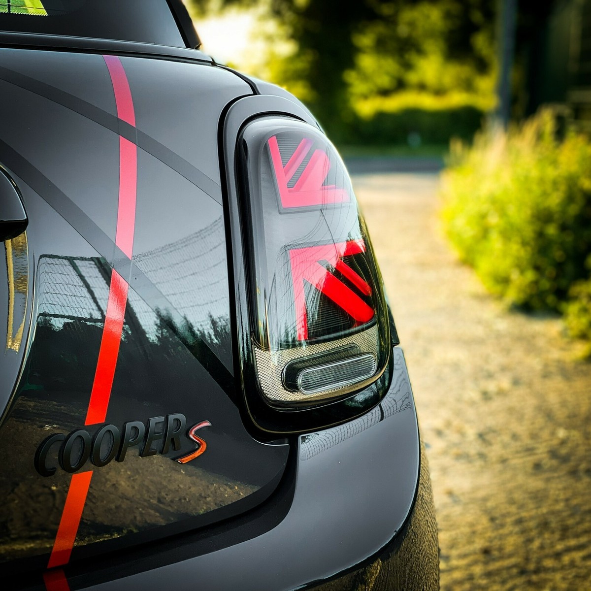 Mini BLACK & RED LED Union Jack Rear tail Lights F55 Cooper