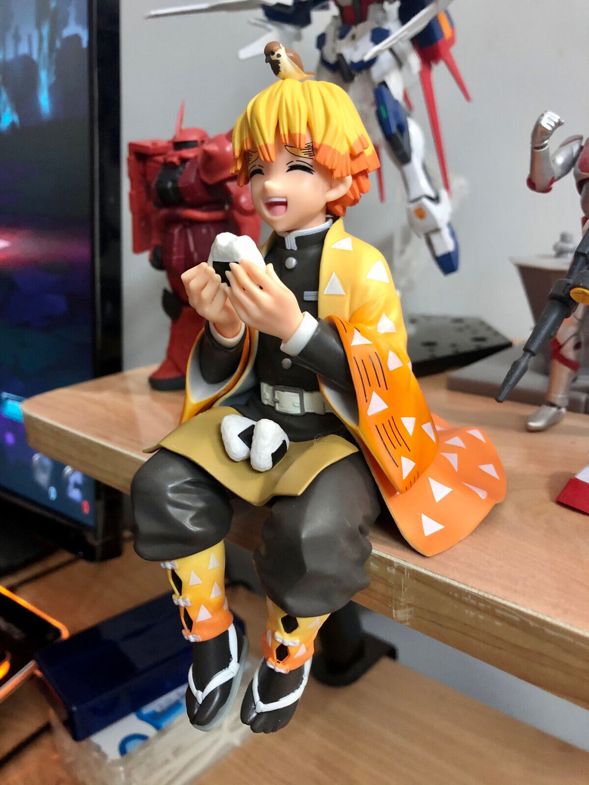 5.5'' Demon Slayer: Kimetsu no Yaiba Agatsuma Zenitsu Eat Rice Balls PVC  Figure 