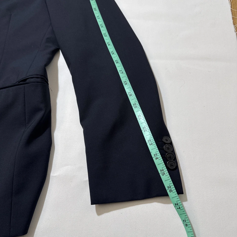 TRAJE DE LANA PRADA AZUL MARINO DOS BOTONES. Hecho en Italia 50R Excelente Estado. Foto 4 de 4