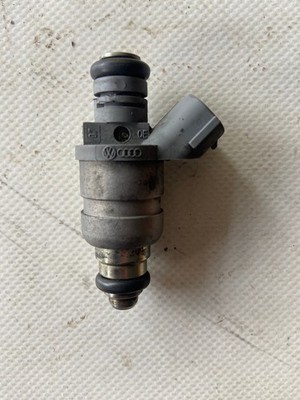 Einspritzdüse Einspritzventil für VW GOLF 5 (V) 1,6 Code: BSE    06A906031BT