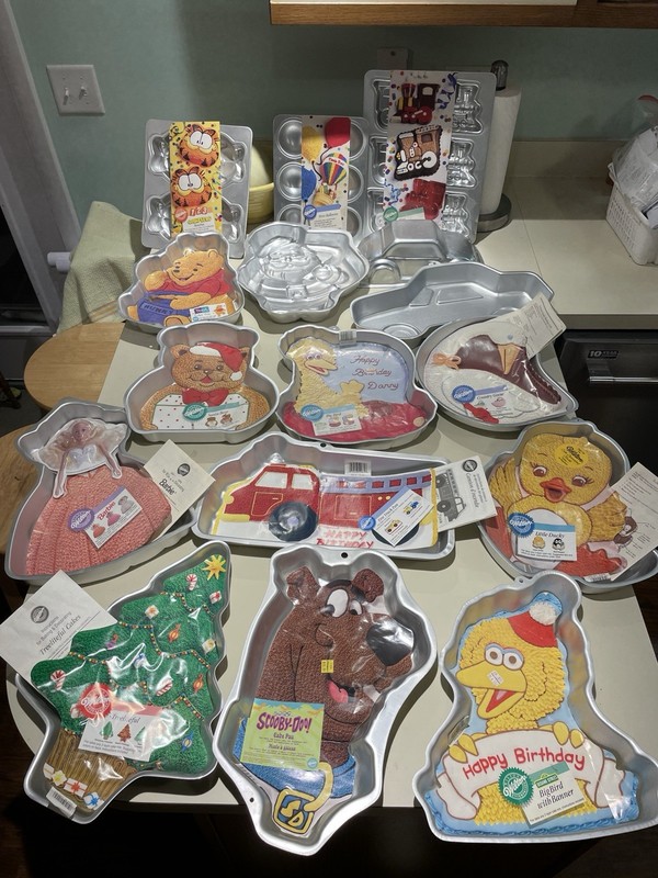 Lot of 16 Vintage Unused Wilton Character Christmas Vehicle Cake Pans Inserts