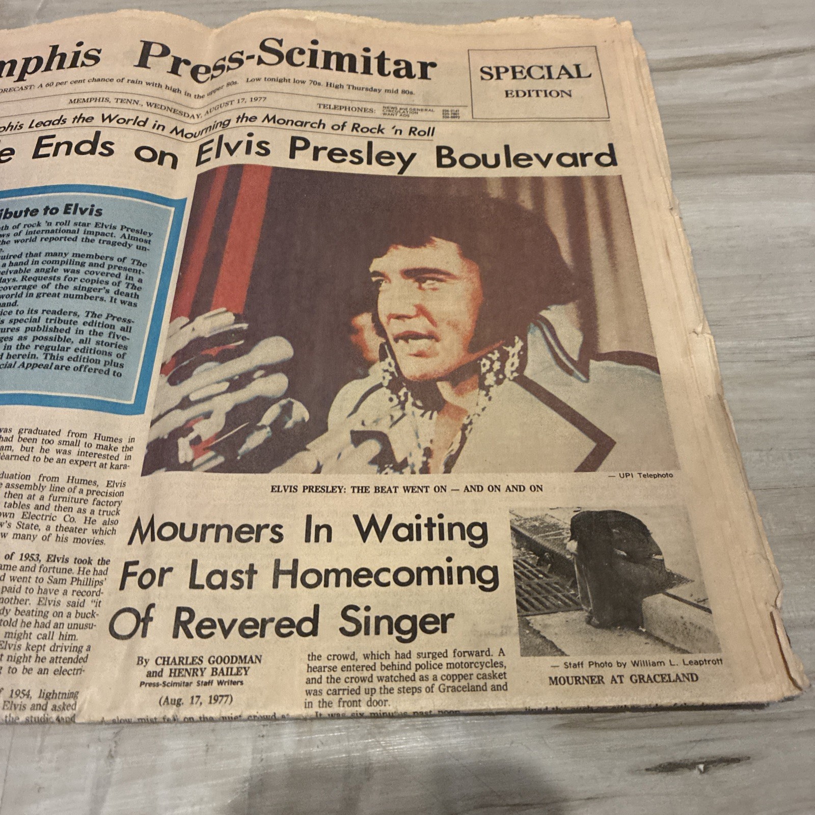 DEATH of ELVIS PRESLEY NEWSPAPER, MEMPHIS PRESS-SCIMITAR,  August 17, 1977