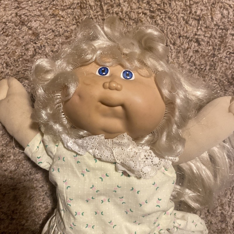 Cabbage Patch Kids Vintage Coleco Cornsilk Blonde/Blue Girl Doll