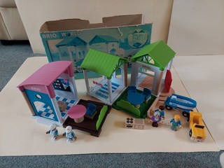 BRIO World 33953 Summer House Complete with extra Ice Cream Shop