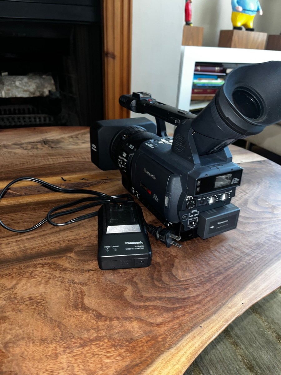 Panasonic AG-HVX200 ビデオカメラセット Panasonic's HVX: pro-level HD digital video camera under $6000