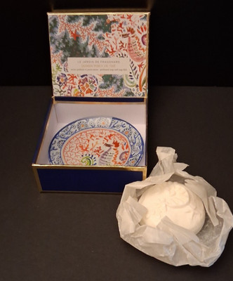 Fragonard Jasmin Perle De The Perfumed Soap & Soap Dish 5.3 oz Soap 5'' Dia Dish
