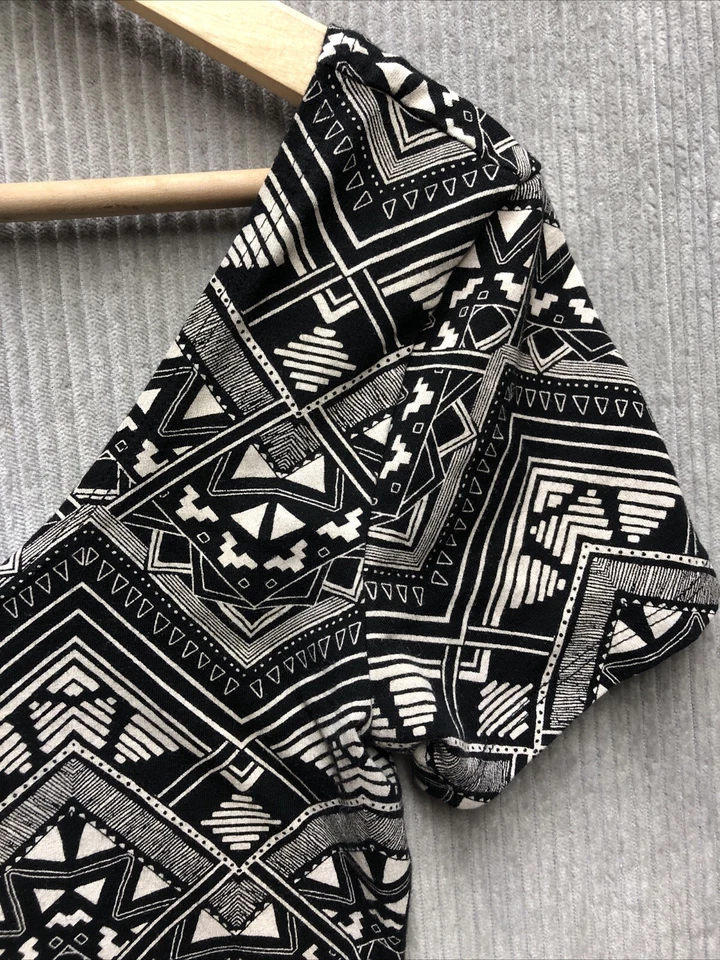 Top deportivo Victoria Secret rosa corto XS negro crema estampado geométrico Foto 3 de 4