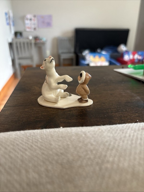 Vintage Hagen Renaker Polar Bear And Inuit Child Figurine On Base Mint Condition