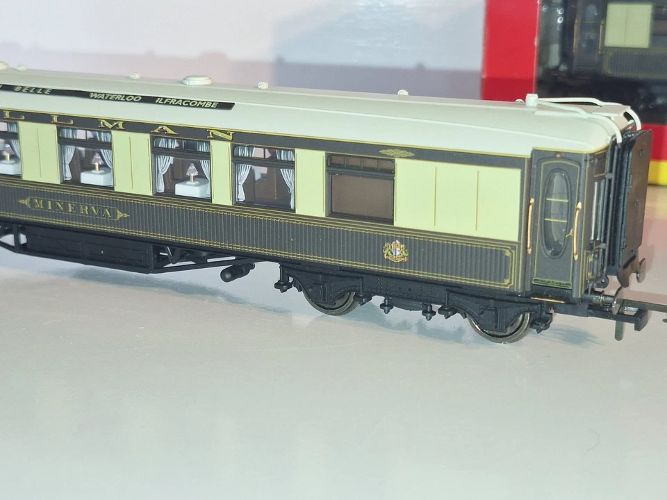 Hornby Pullman coach R4251, Minerva. As New. Table Lighting. OO Scale. Boxed - Image 3 of 4