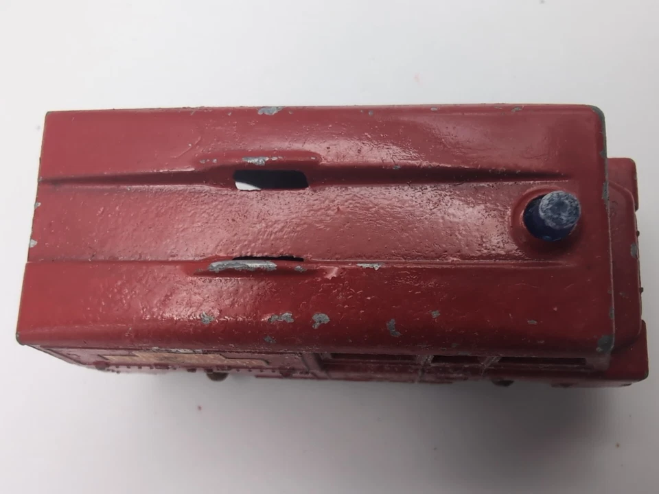 Matchbox Land Rover Fire Truck No57 Kent Fire Brigade Lesney Toy Vintage Diecast - Image 3 of 4