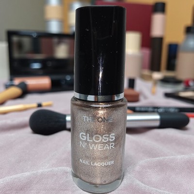 Oriflame THE ONE Gloss N' Wear Nagellack Farbe Rose Diamond Shimmer  Metallic