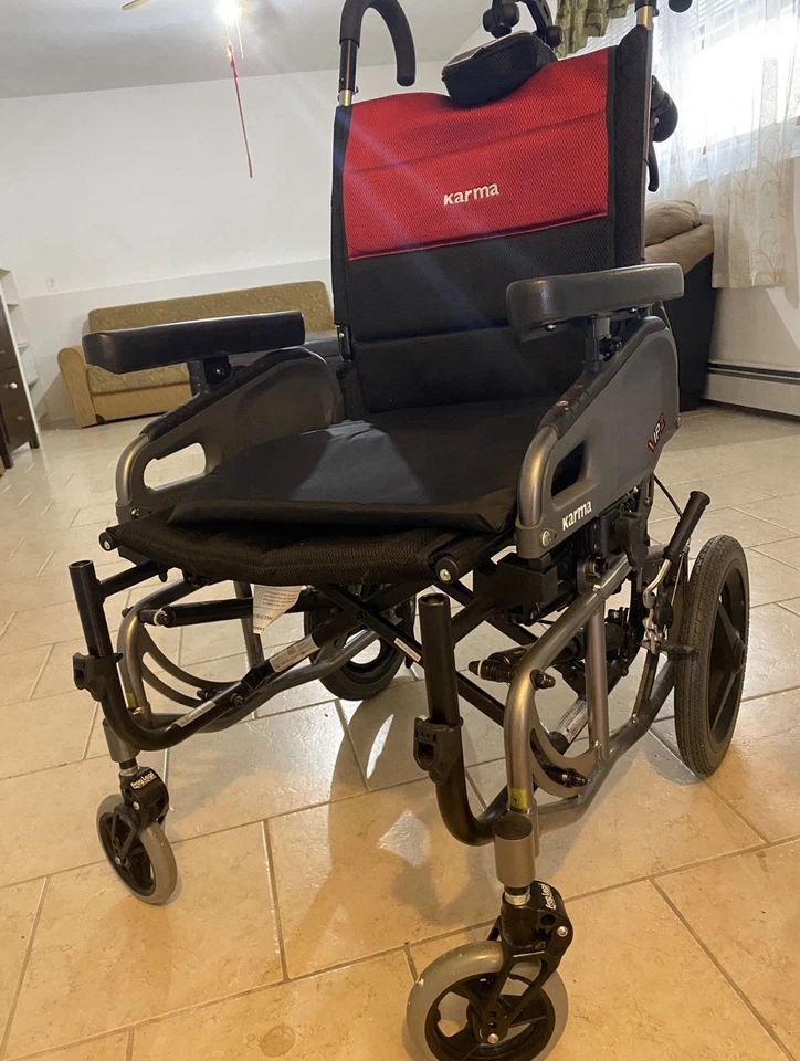 Cadeira de rodas Karman Healthcare VIP2 transporte inclinável e reclinável - Imagem 3 de 4