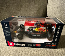 Bburago 1:43 Oracle Red Bull Racing RB18 Verstappen 2022 Diecast w/Case