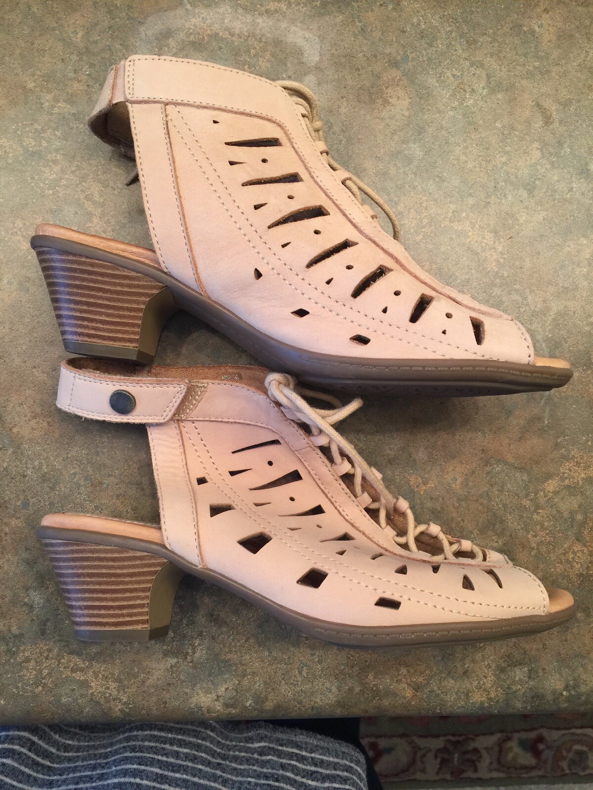 earth nubuck kristen sandals