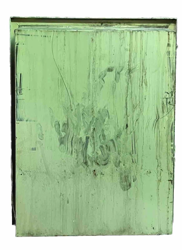 Botiquín vintage de acero con espejo. Sin estanterías, pero se puede fabricar Foto 3 de 4