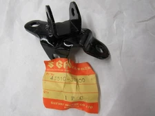 Suzuki NOS OEM RH Front Footrest Bar 1977 TS250  43510-30500