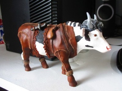 Cow Parade Dairy Crockett Western Ranch Retired 2003 #7283, No Box