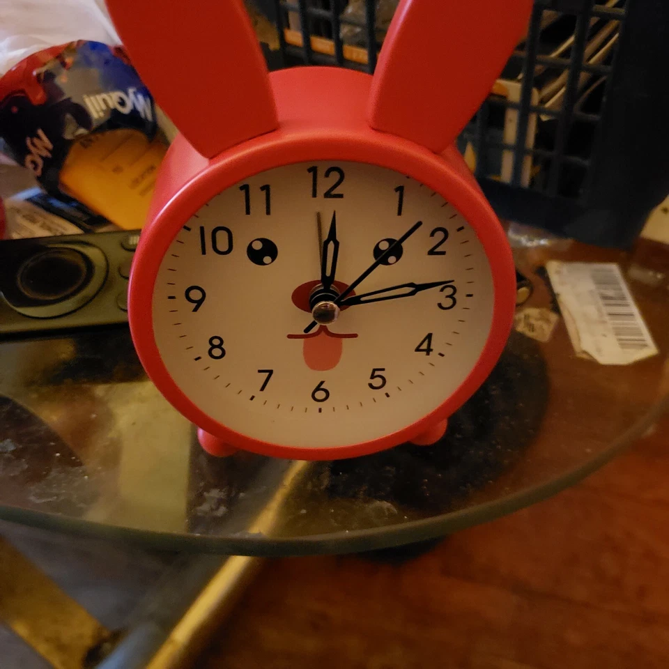 dxzsf Metal Shell Small Alarm Clock Soft Light Night Light Student Bedroom Mute - Image 3 of 4