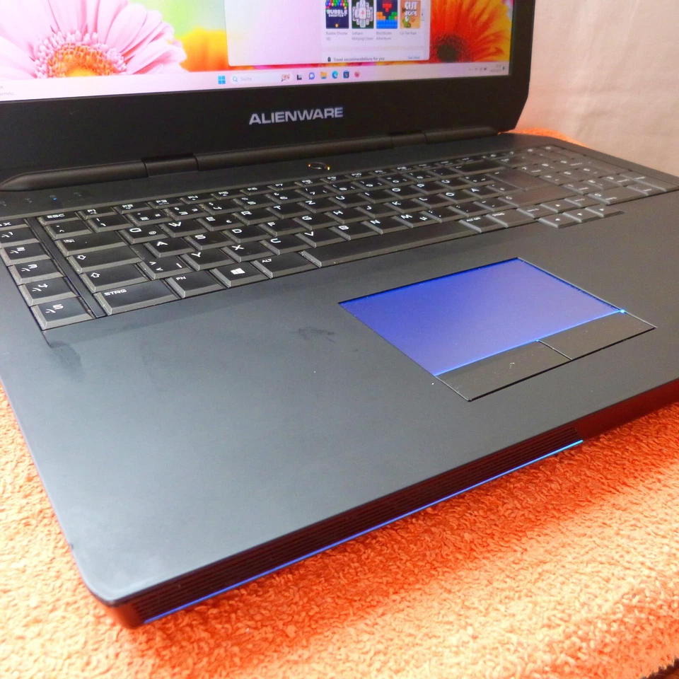 Alienware 17 R3 HIGHEND 17 pollici 4K UHD Gaming GTX 8GB l 1500GB SSD Windows 11 - Immagine 4 di 4