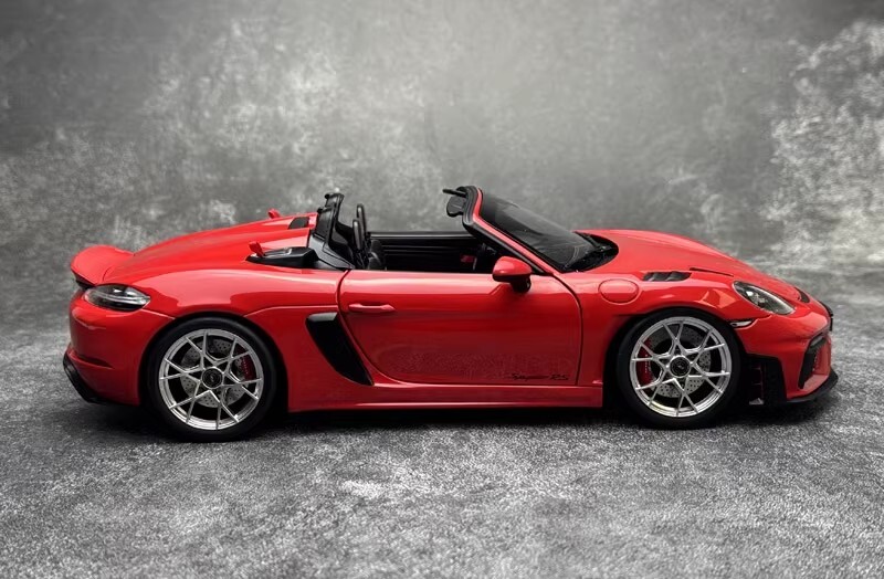 304-040 ノレブ 1/18 ポルシェ 718 スパイダー RS 2023 Porsche 718 Spyder RS w/ Weissach Pack 2023 GT
