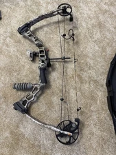 Mission by Mathew Endeavor Bow with Arrows and Case