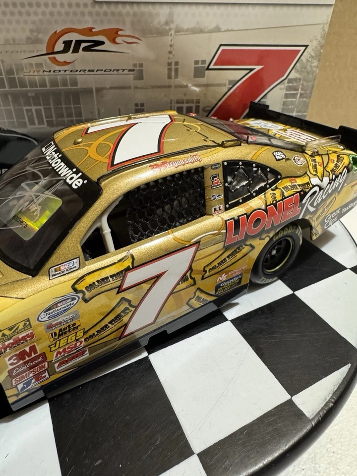 Boleto dorado autografiado Regan Smith #7 Lionel Racing 2013 1/24 Nascar diecast Foto 3 de 4