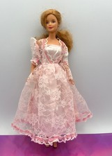 Barbie Petra Puppenkleidung - rosa Kleid mit Spitze Blumen