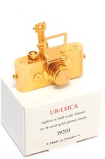  Ur-Leica w. Finder replica in 24 carat gold plated in half scale made in Swede