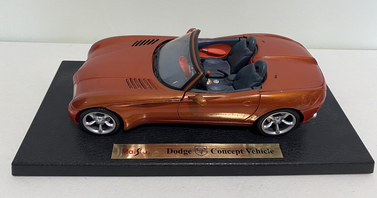 Maisto Special Edition - Dodge Copperhead Concept- 1:18 Scale Die Cast Orange