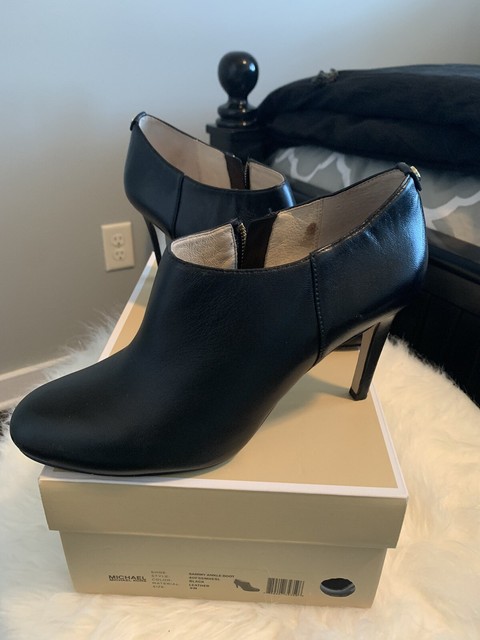 clarks women's maypearl daisy ankle bootie