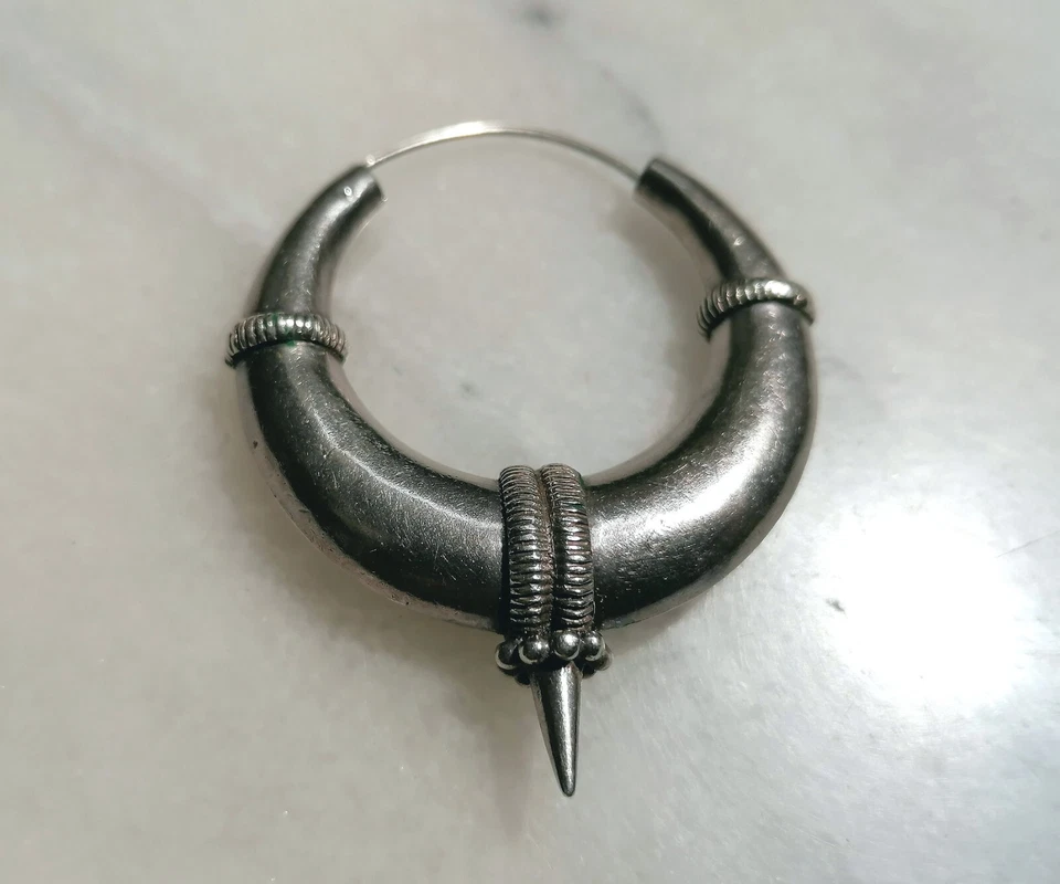 COPPIA ANTICHI BELLISSIMI ORECCHINI IN ARGENTO, RAJASTHAN (INDIA), XX SECOLO. - Immagine 4 di 4