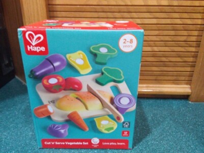 HAPE Cut n Serve Vegetable playset Quality Wood Toy 17 piece set