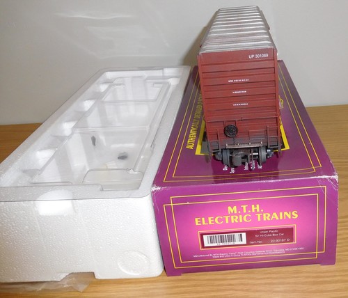 MTH PREMIER 20-90167D UNION PACIFIC 50' HI-CUBE BOXCAR TRAIN O SCALE WEATHERED - Picture 4 of 6