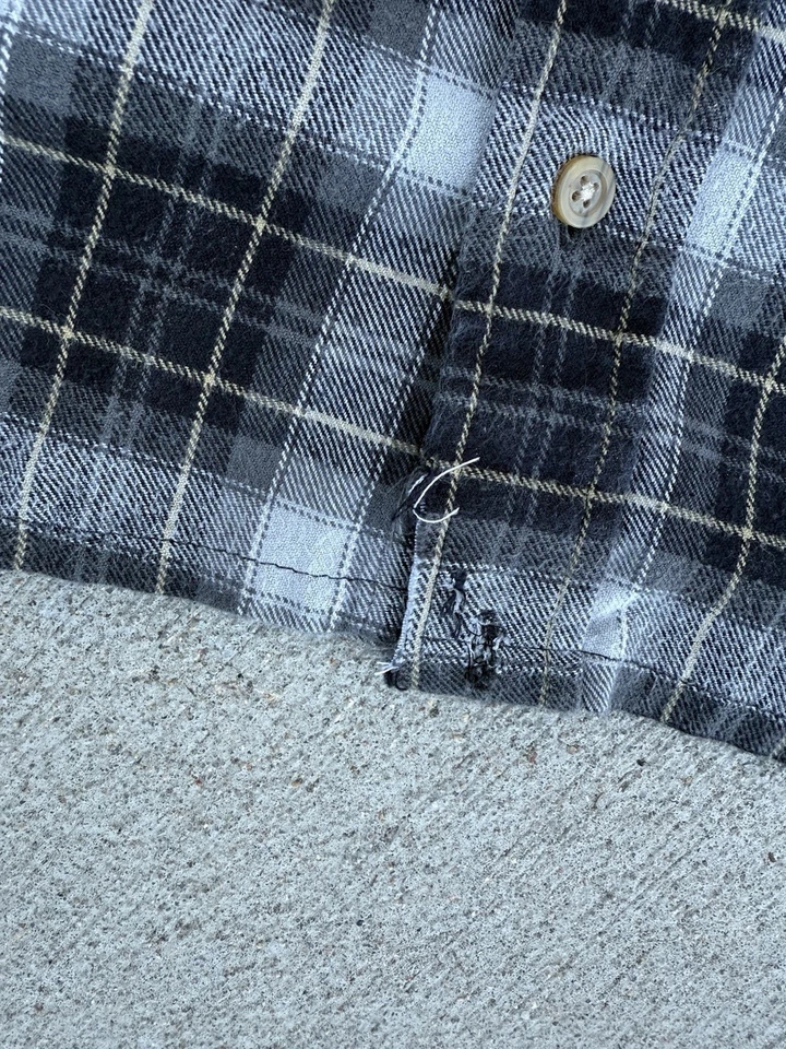 Vintage 90s Bill Blass Tan Black Gray Flannel Grunge Boxy Men’s L (Marked LT) - Image 3 of 4
