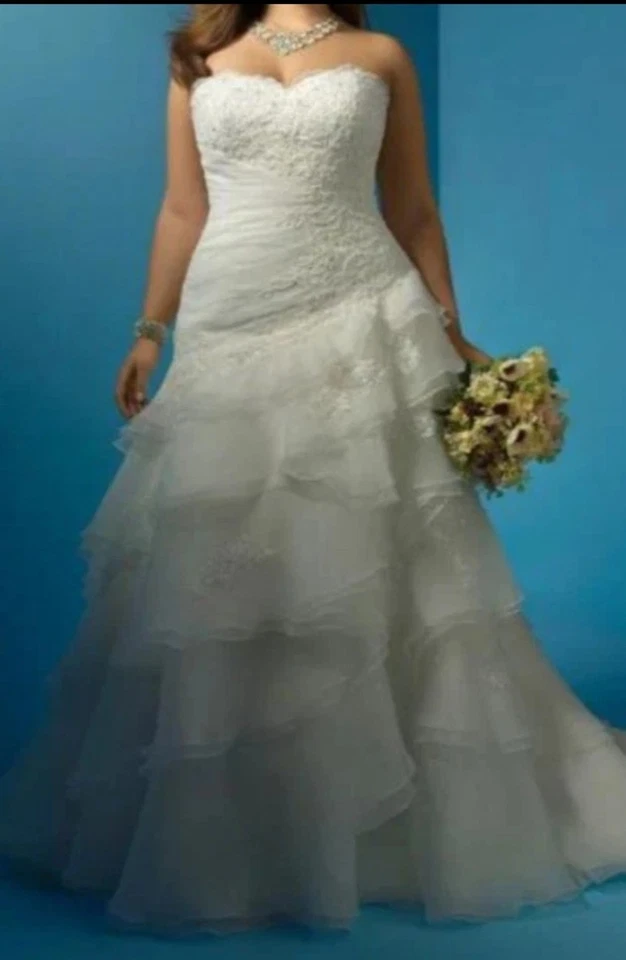 Alfred Angelo #2123 Sweetheart Neckline Strapless Wedding Dress Size 16 Fit US 8 - Image 2 of 4