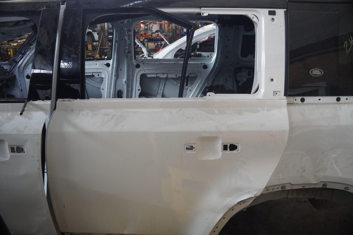 中古 レンツ α-4G 替ラバー付き Rear Left Door Shell LR131381 OEM Land Rover Defender L663 2020-23